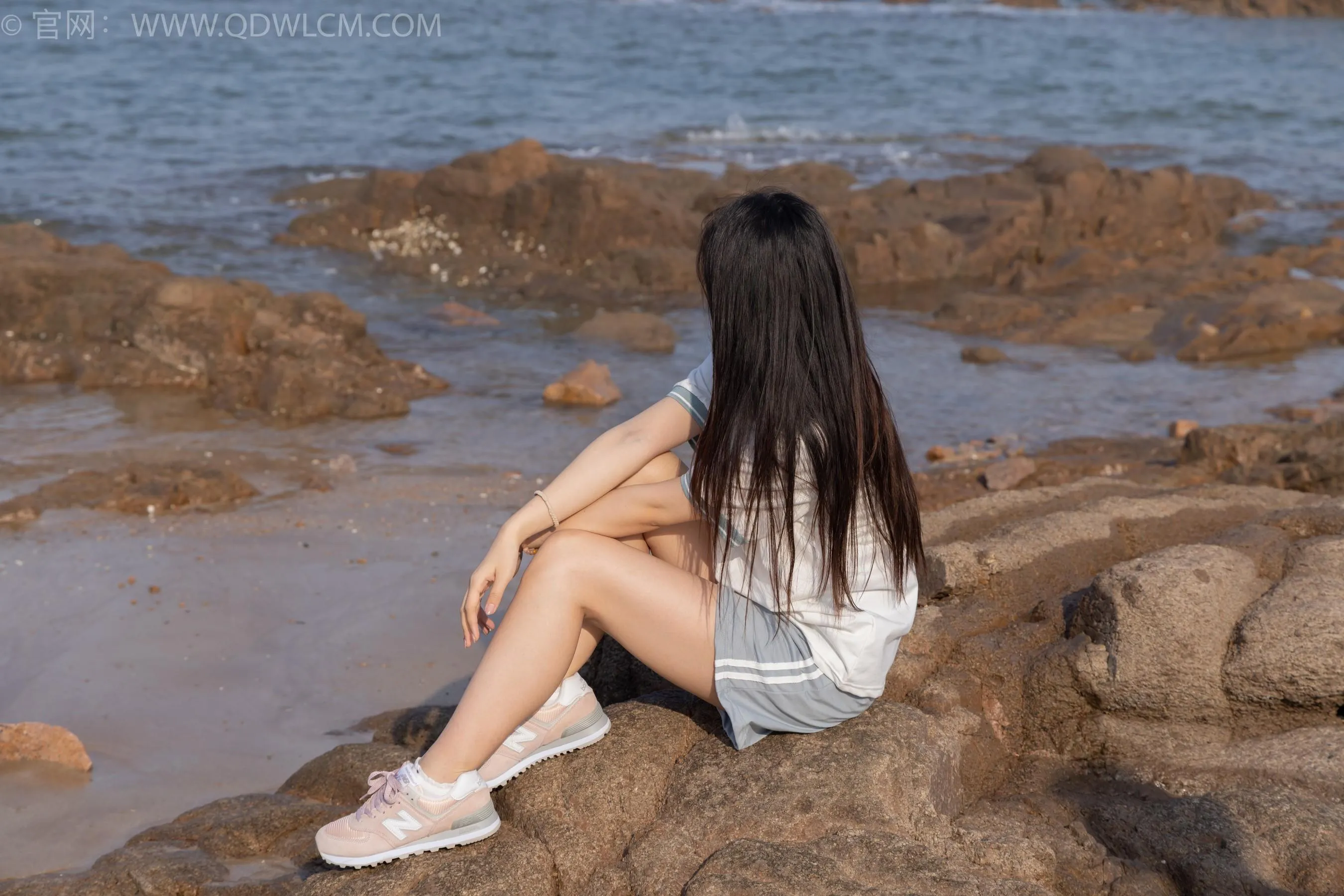 物恋传媒 NO.1567 美兔-海边的风 [151P]插图